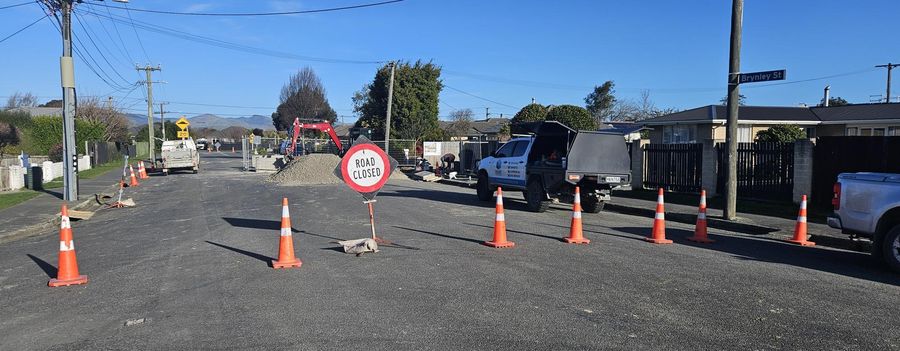Road closed traffic management for a Smart Contracting street drainage job in Christchurch